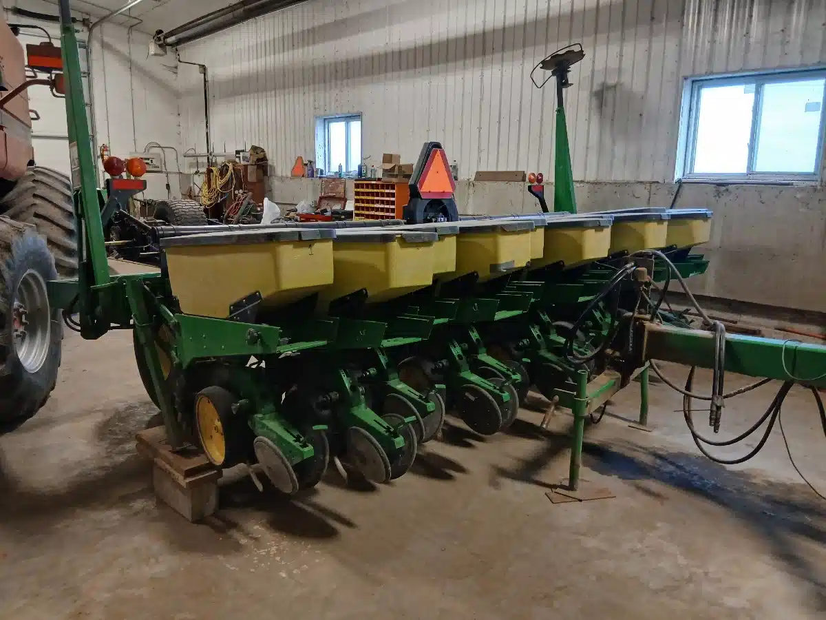 Gallery image 2 for John Deere 7240 Planter