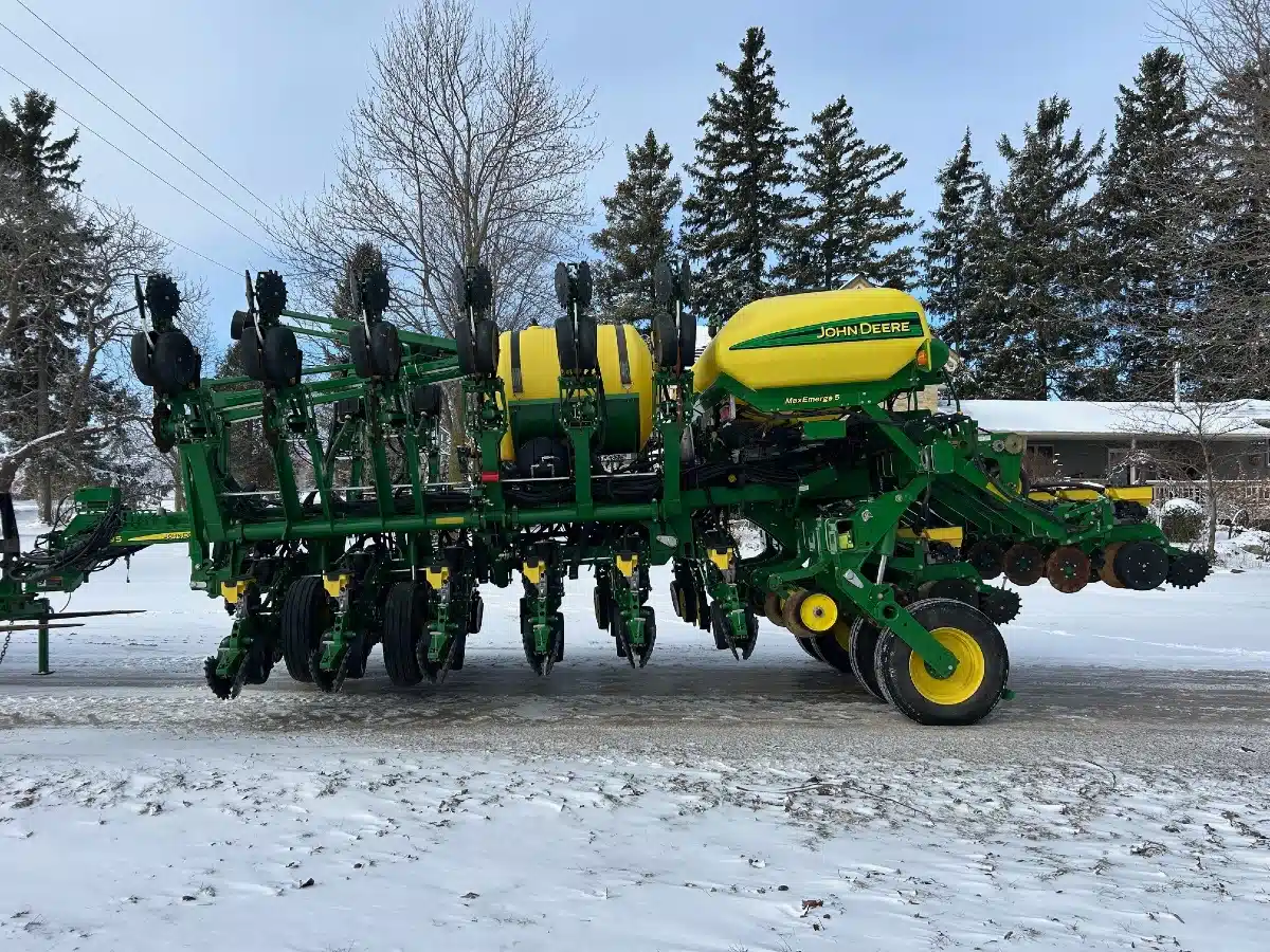 Gallery image 2 for 2019 John Deere 1795 Planter