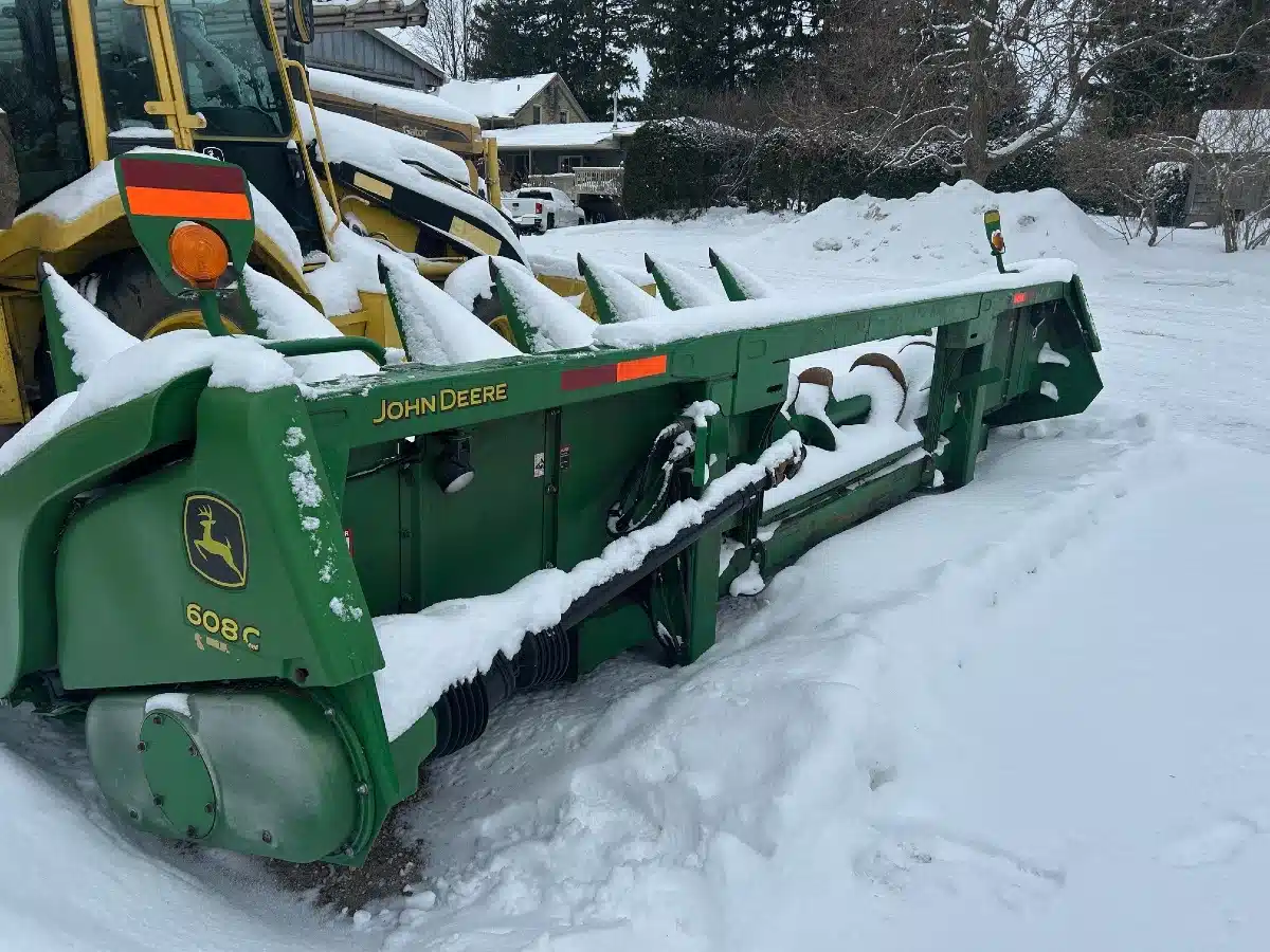 2013 John Deere 608C Header - Row Crop
