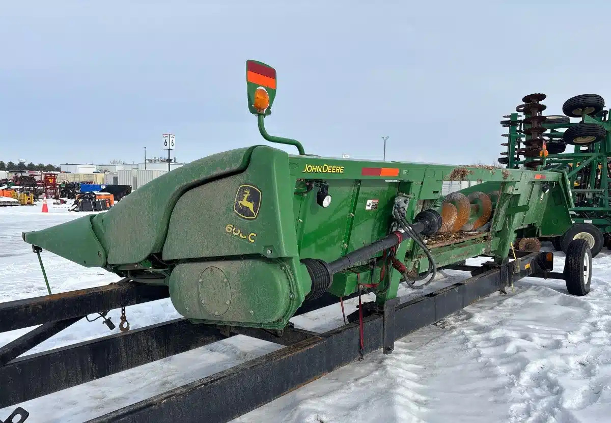 Gallery image 2 for 2016 John Deere 608C Header - Row Crop