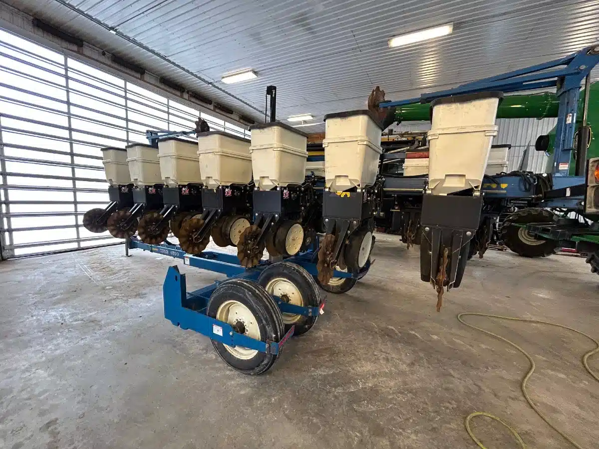 Gallery image 2 for 2009 Kinze 3500 Planter