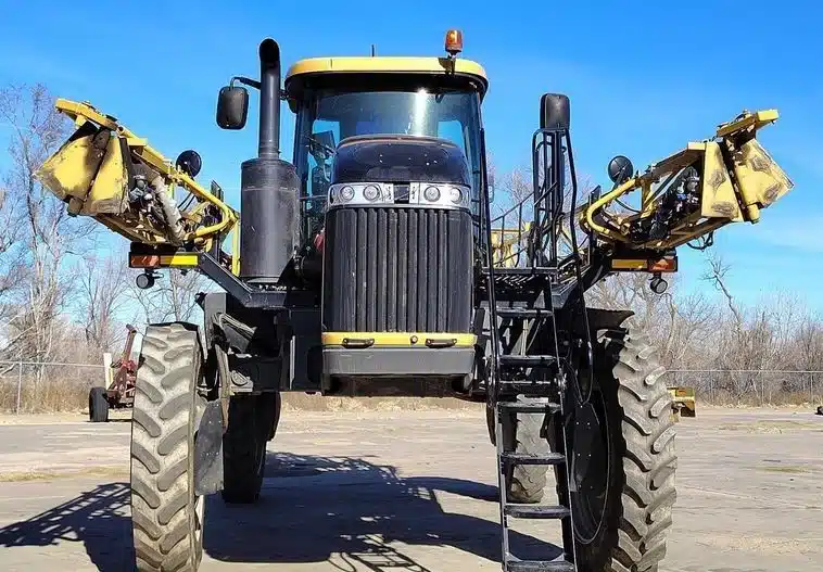 Gallery image 2 for 2020 RoGator RG900C Sprayer - Self Propelled