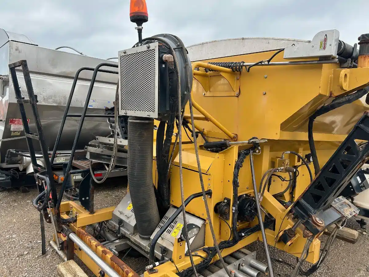 Gallery image 2 for 2020 RoGator AirMax R1 Spreader - Fertilizer