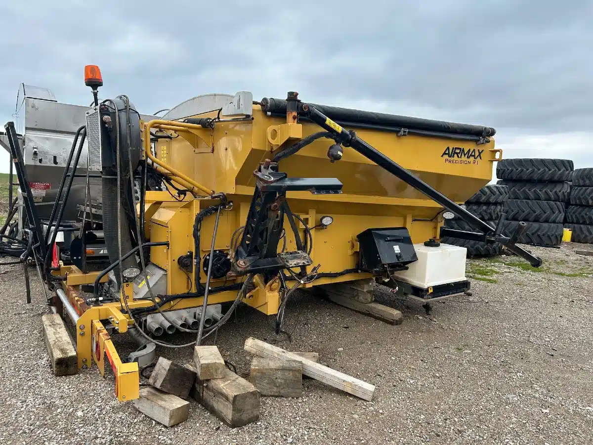 Gallery image 1 for 2020 RoGator AirMax R1 Spreader - Fertilizer