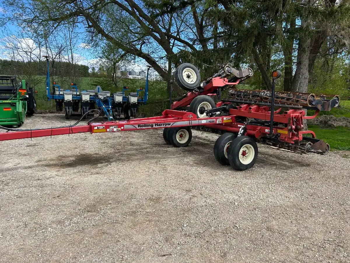Photo de la Galerie 2 pour Unverferth 1225 herse rotative
