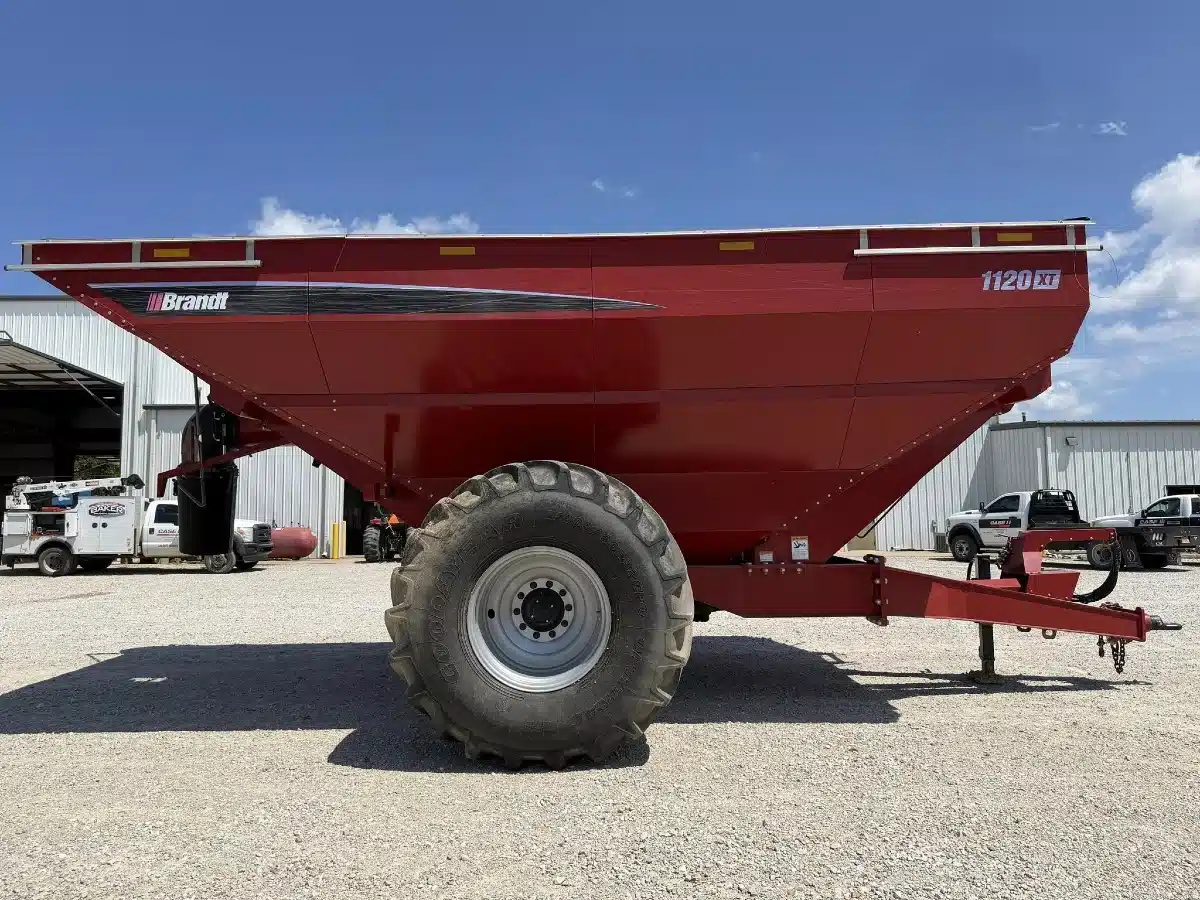 Gallery image 2 for 2022 Brandt 1120XT Grain Cart