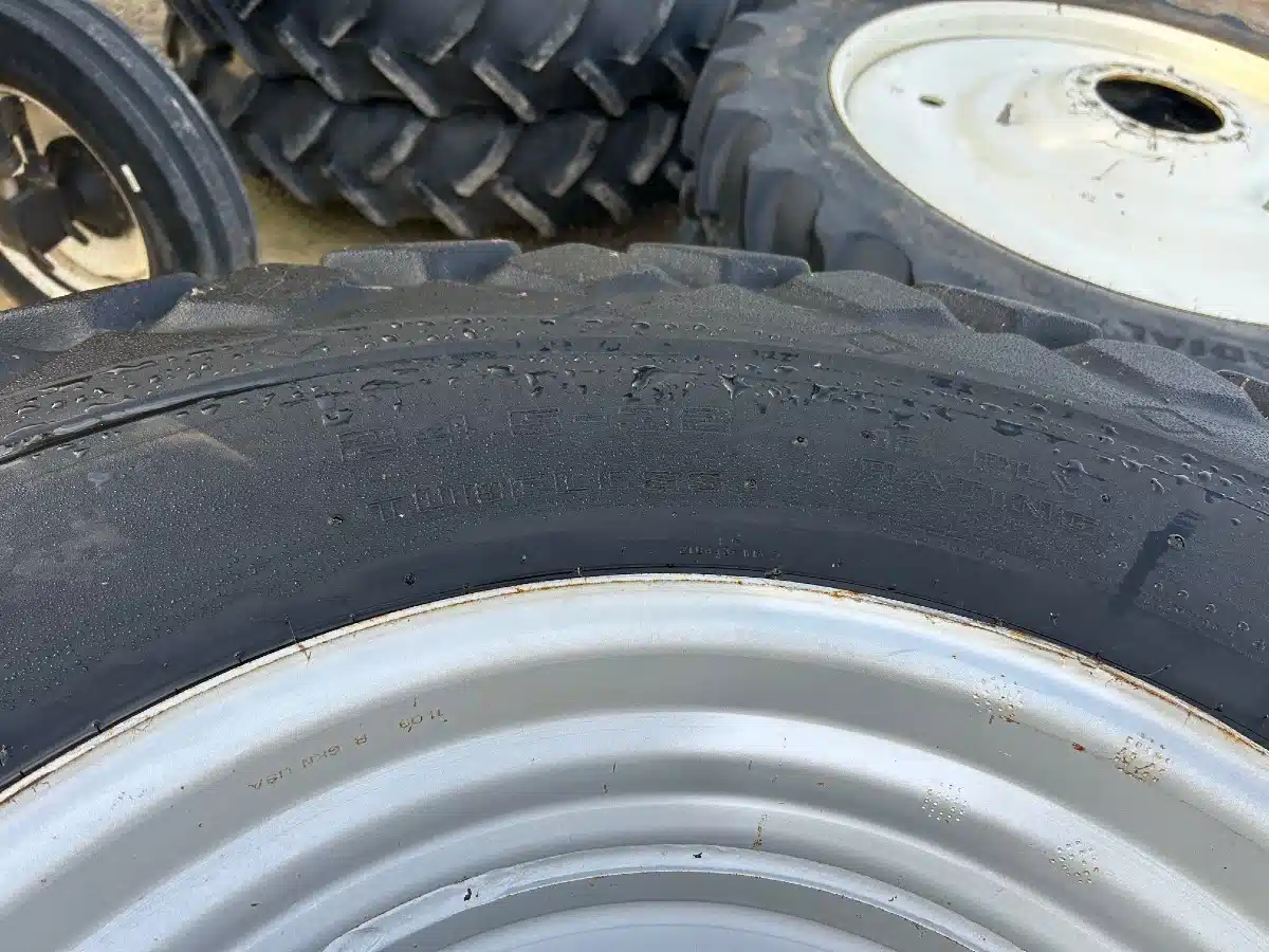 Photo de la Galerie 2 pour Goodyear 24.5-32 Pneus