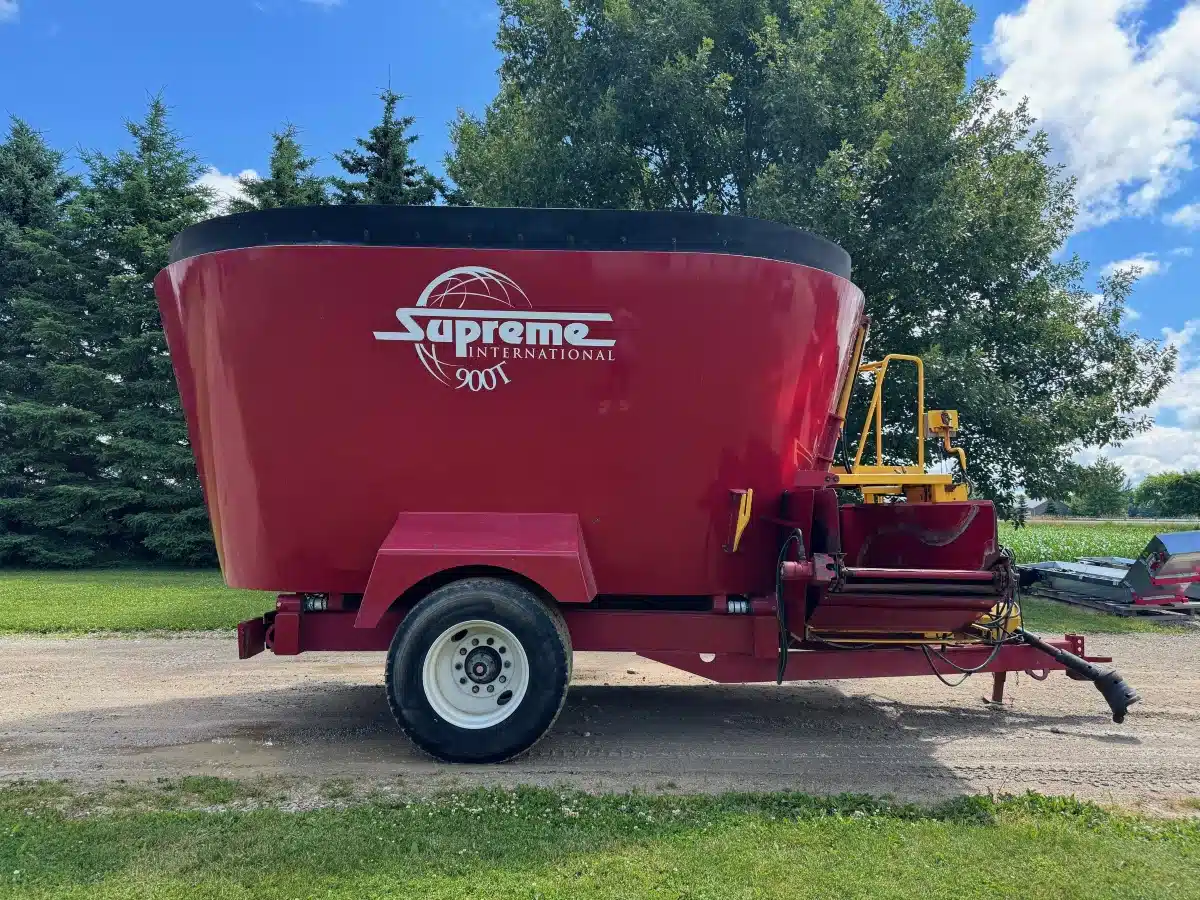 Gallery image 1 for Used Supreme 900T TMR Mixer