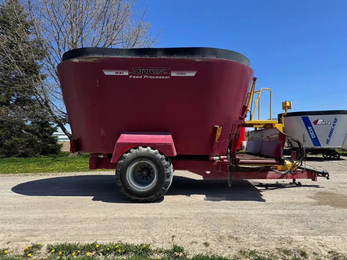 Gallery image 1 for Used Supreme 900T TMR Mixer