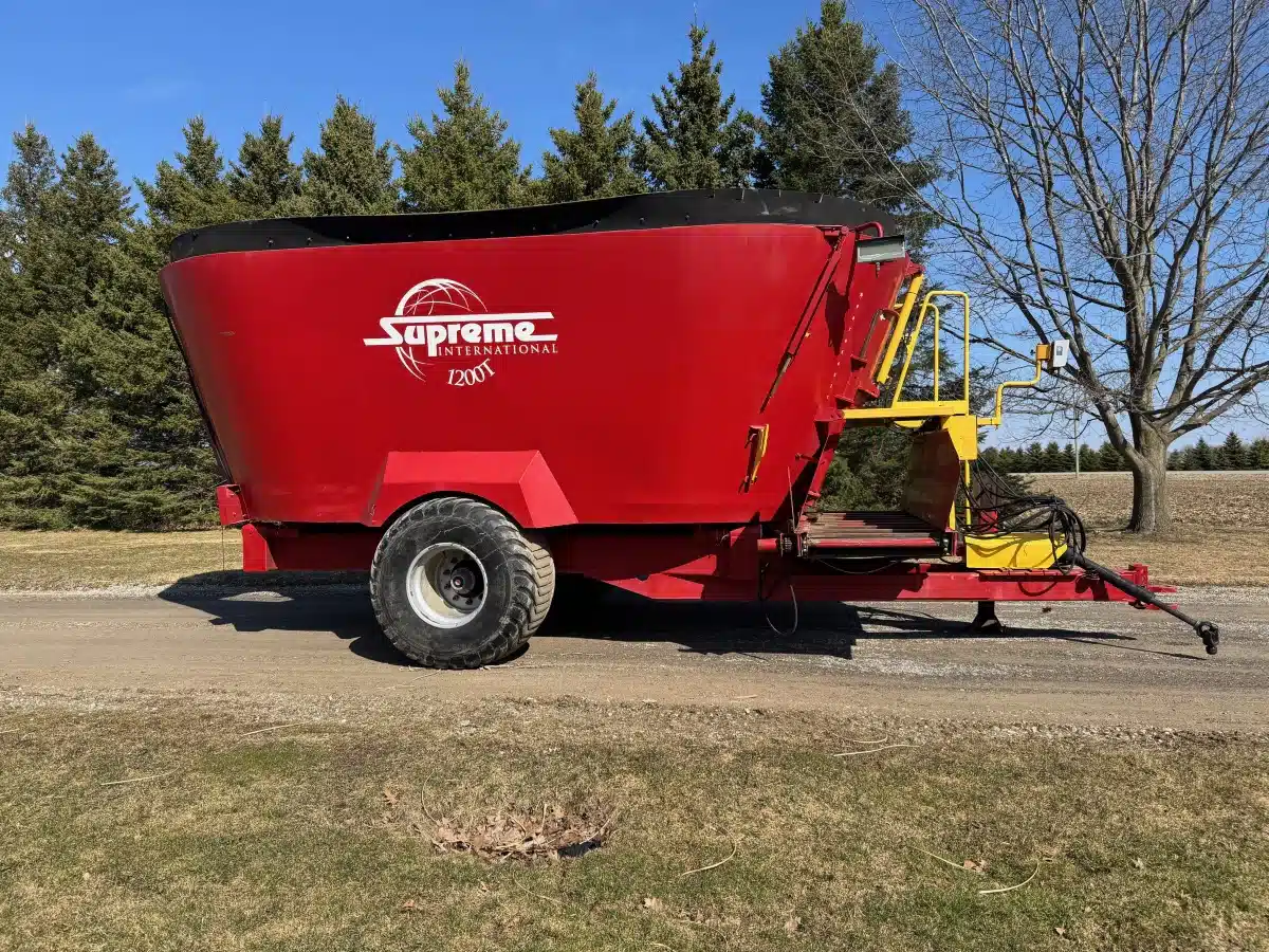 Gallery image 1 for Used Supreme 1200T TMR Mixer