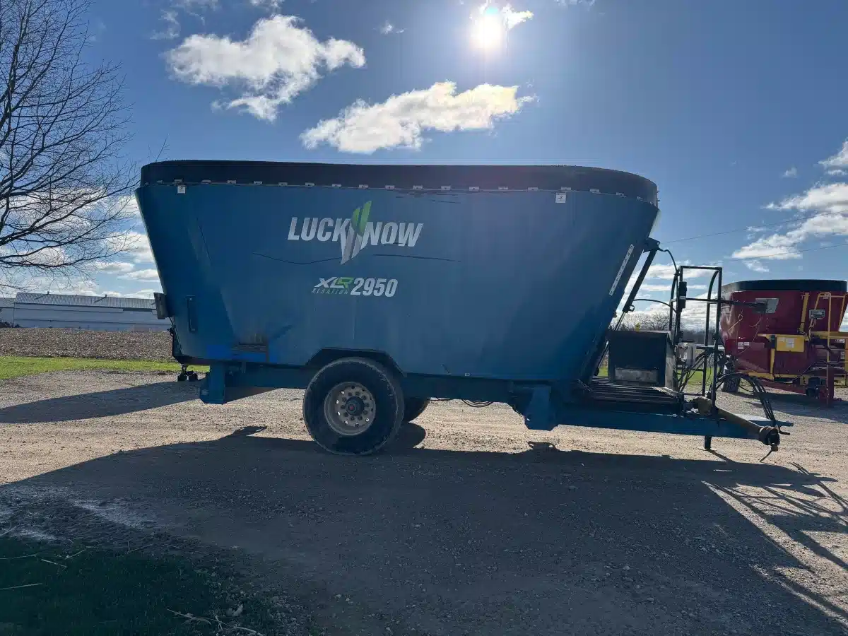 Gallery image 2 for Used Lucknow 2950 TMR Mixer