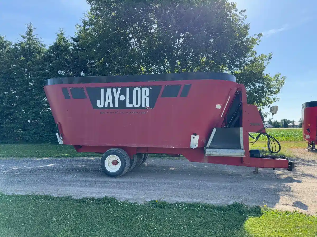 Gallery image 1 for Used Jaylor 5850 TMR Mixer