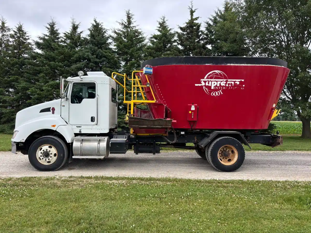 Gallery image 1 for Used Supreme 600T TMR Mixer