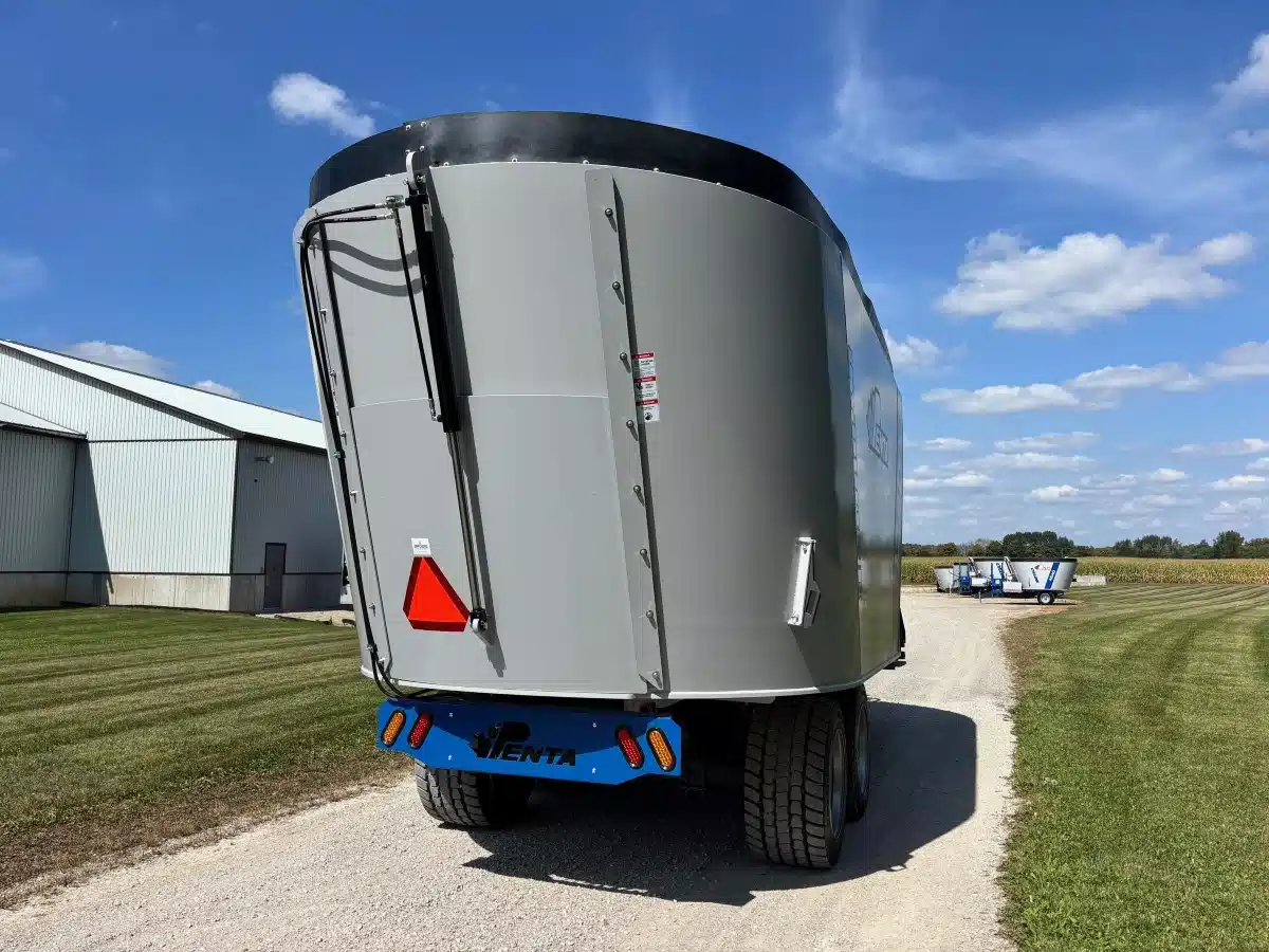 Gallery image 2 for New 2025 Penta 1240 TMR Mixer