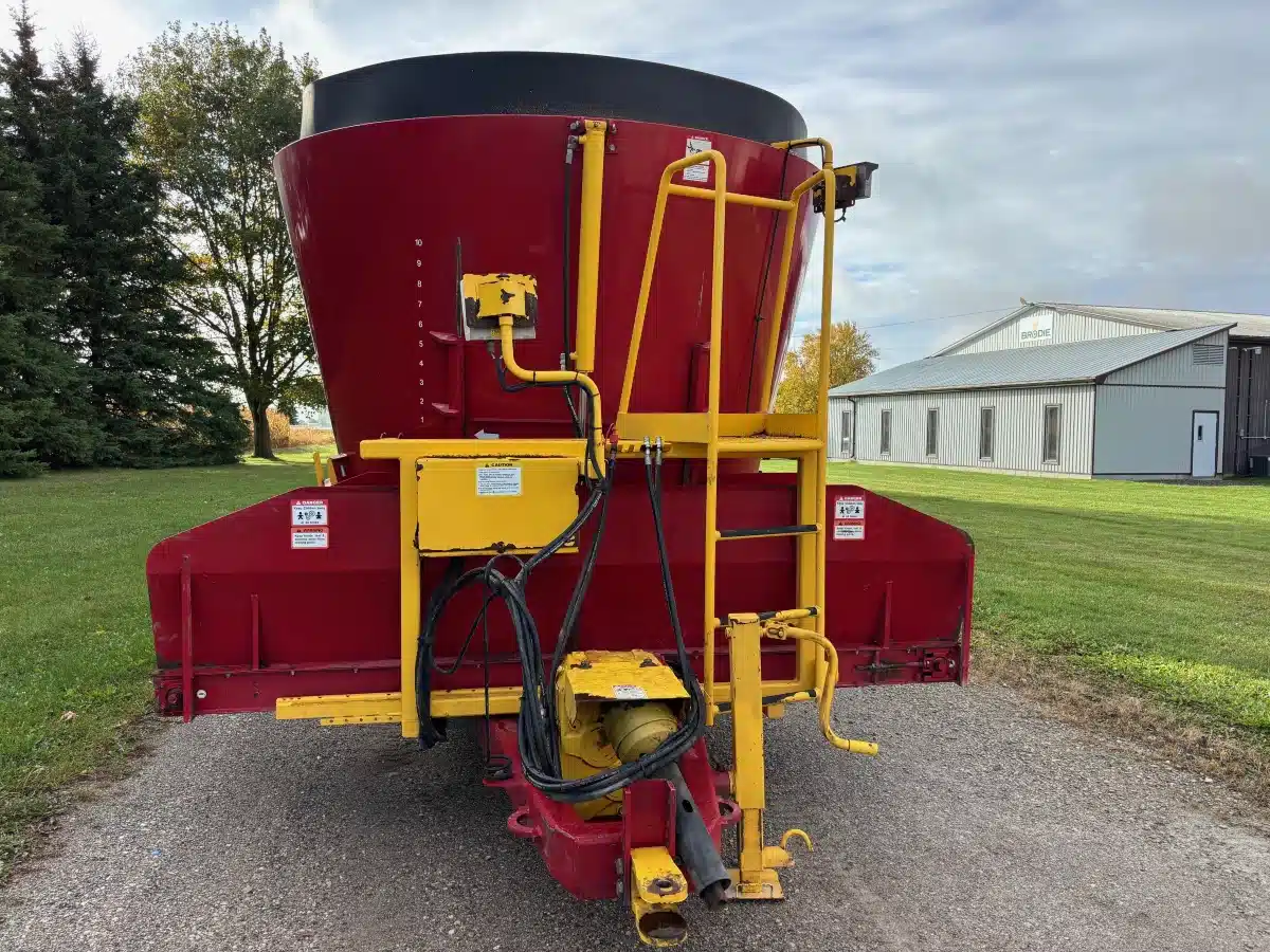 Gallery image 2 for Used Supreme 800T TMR Mixer