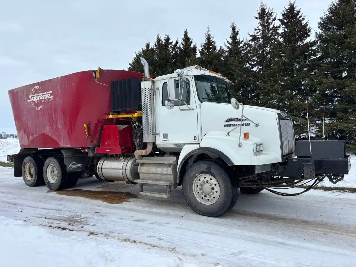 Used Supreme 1200TTM TMR Mixer