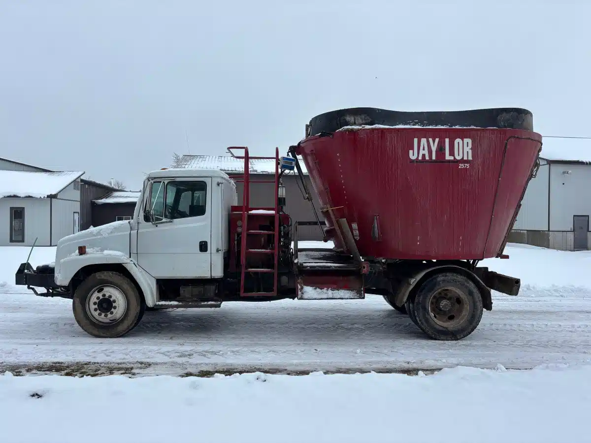 Gallery image 2 for Used Jaylor 2575 TM Freightliner Truck TMR Mixer