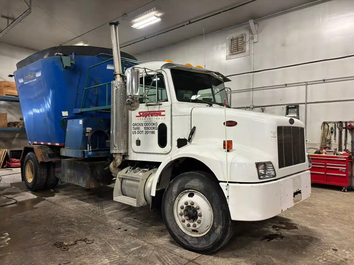 Gallery image 1 for Supreme 700T Enviro TM TMR Mixer