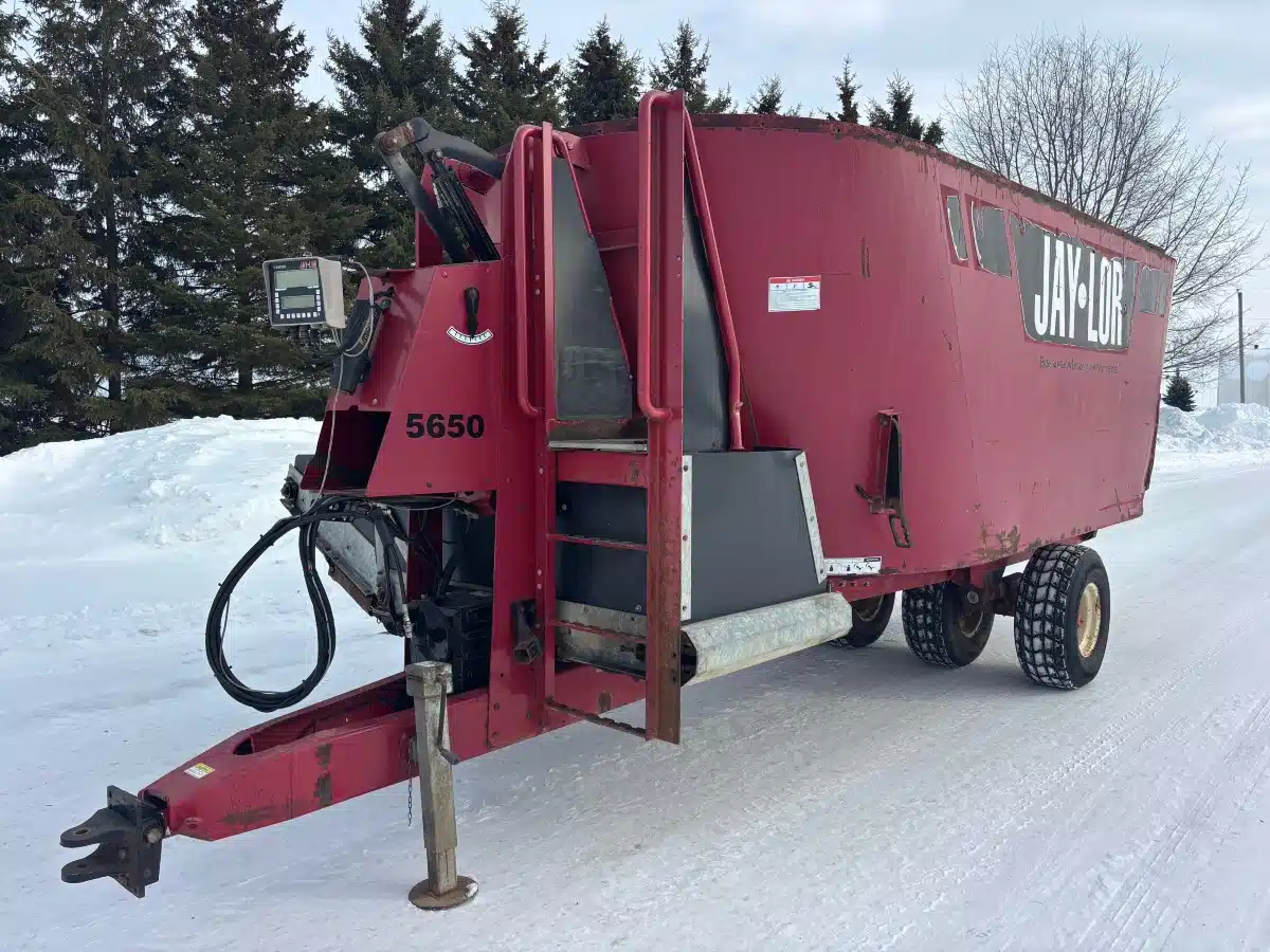 Gallery image 2 for Jaylor 5650 TMR Mixer