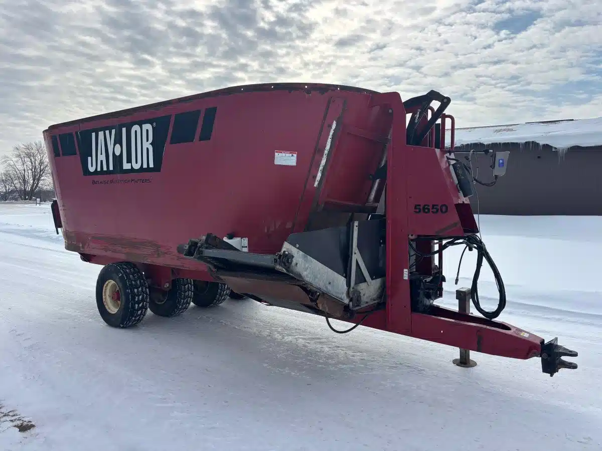 Gallery image 1 for Jaylor 5650 TMR Mixer