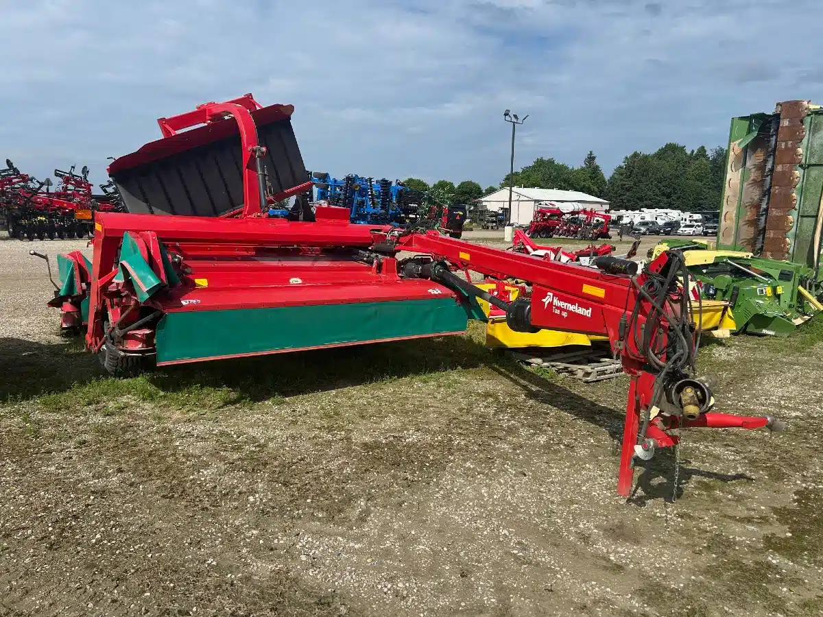 Gallery image 1 for Used 2016 Kverneland 4336 LT Disc Mower Conditioner