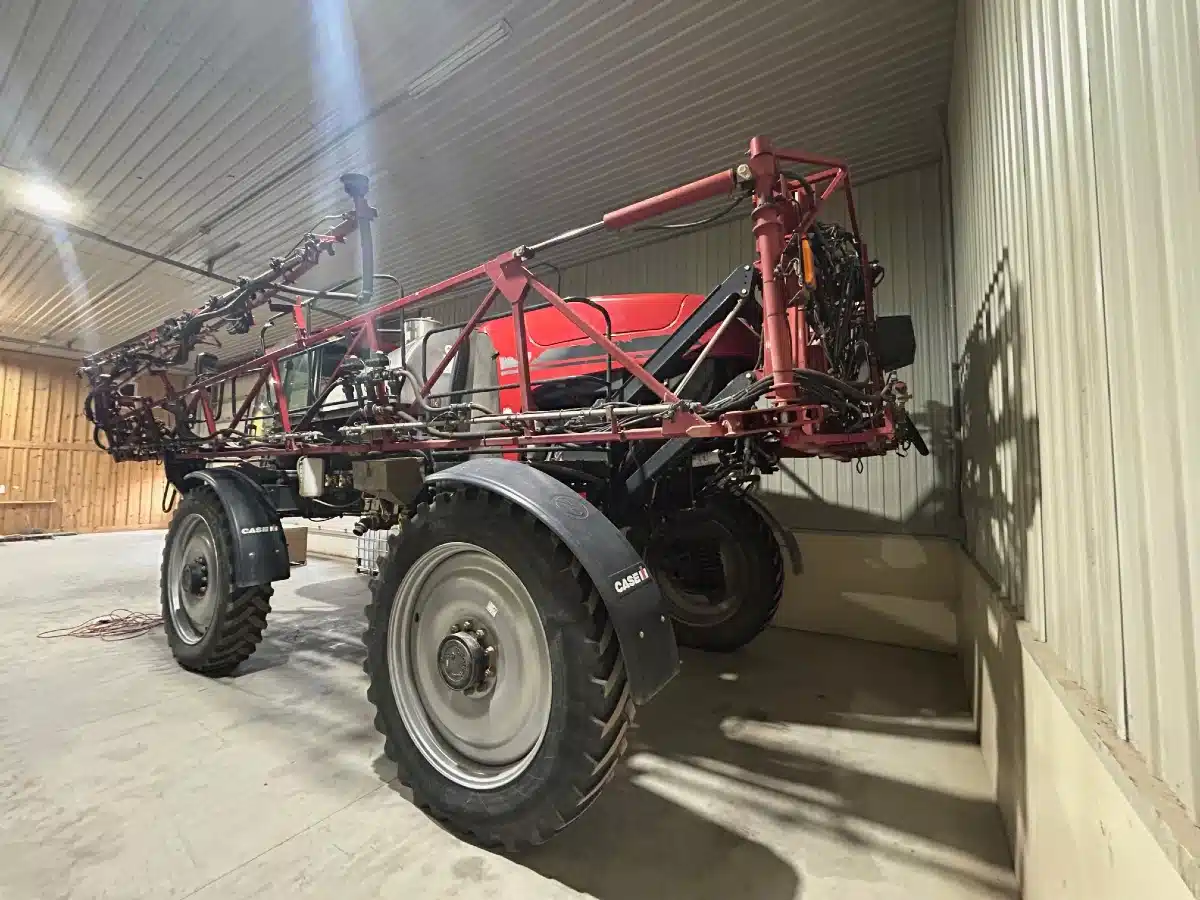 Gallery image 2 for Used 2015 Case IH PATRIOT 3340 Sprayer - Self Propelled