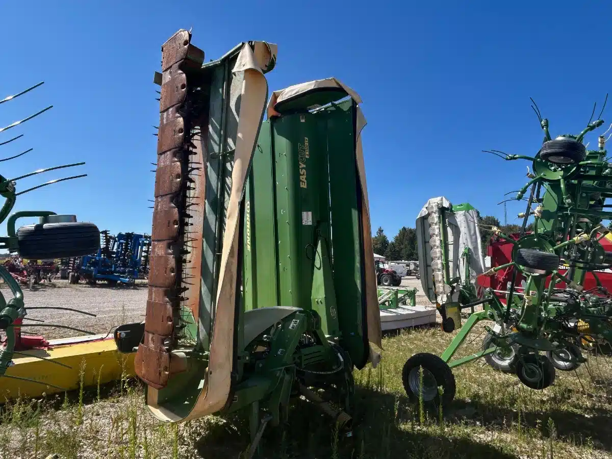 Gallery image 1 for Used 2015 Krone B1000CV Disc Mower Conditioner