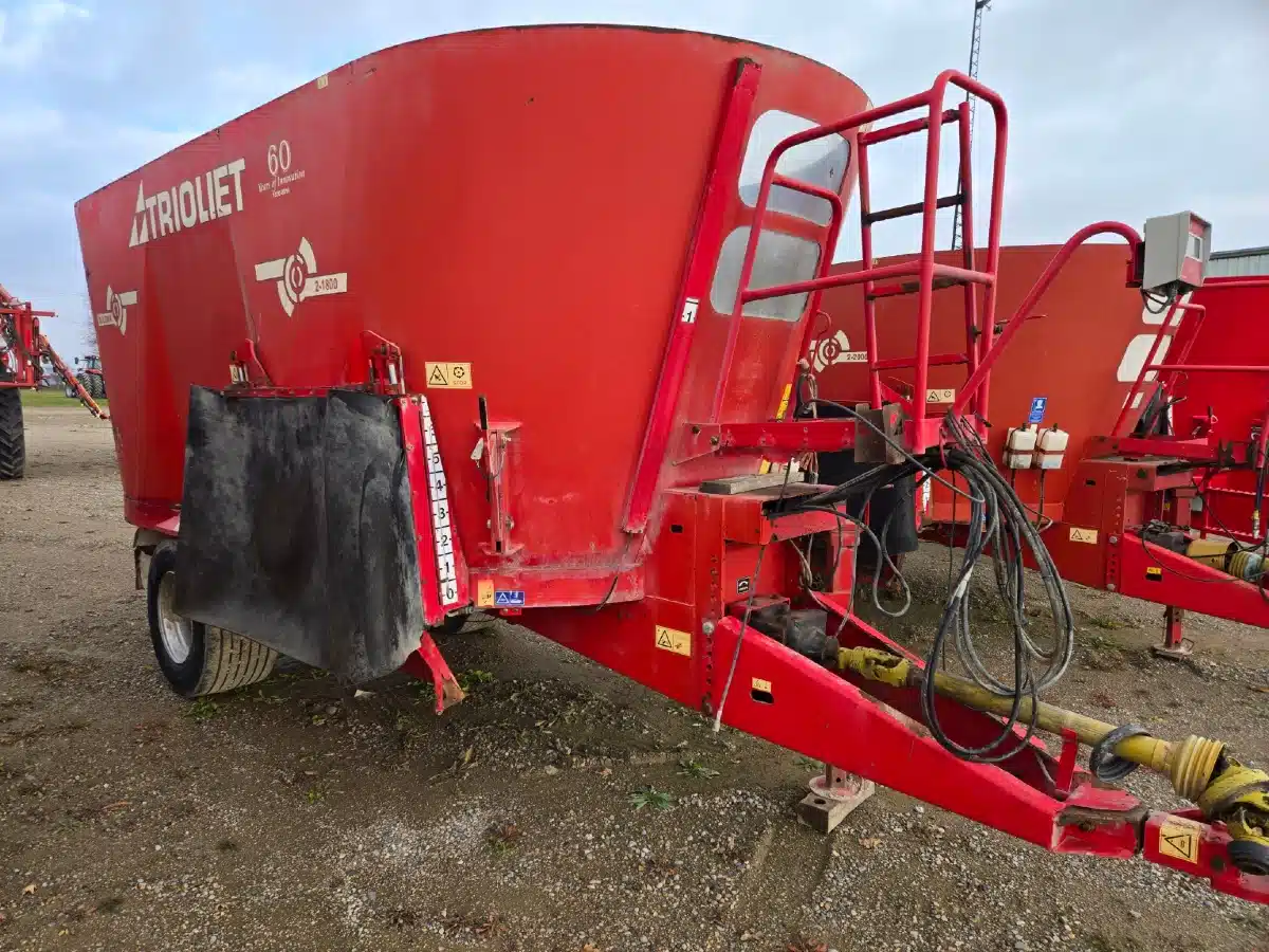 Used 2010 Trioliet SM2-1800ZK TMR Mixer