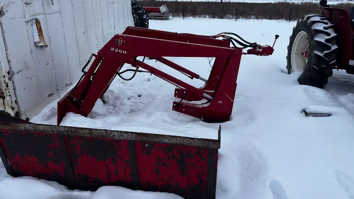 Gallery image 2 for Used 1976 International 484 Tractor