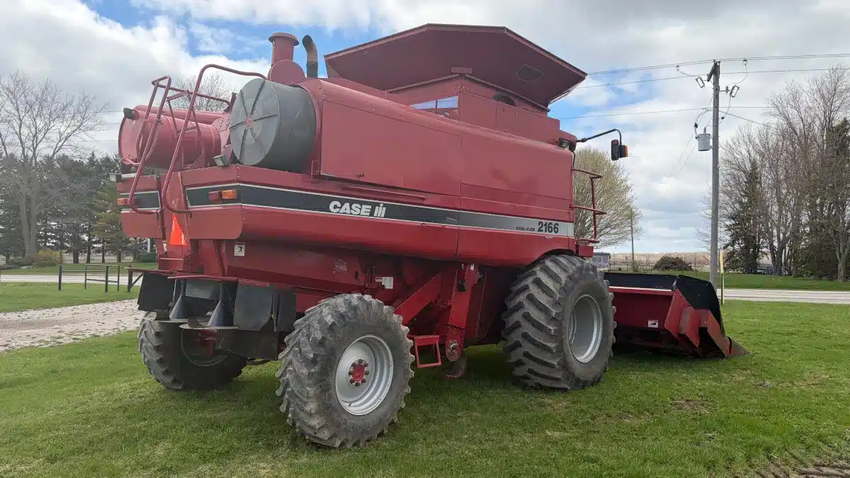 Photo de la Galerie 2 pour 1996 Case IH 2166 Batteuse