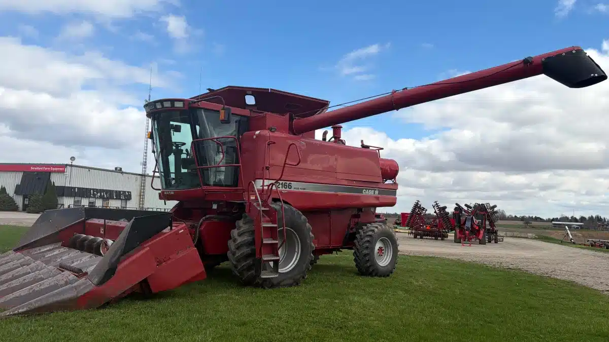 Photo de la Galerie 1 pour 1996 Case IH 2166 Batteuse