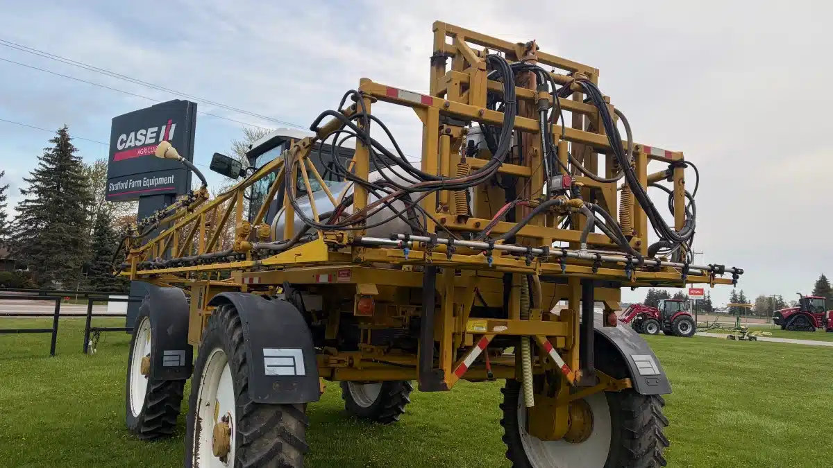 Gallery image 2 for 1998 Ag Chem ROGATOR 854 Sprayer - Self Propelled