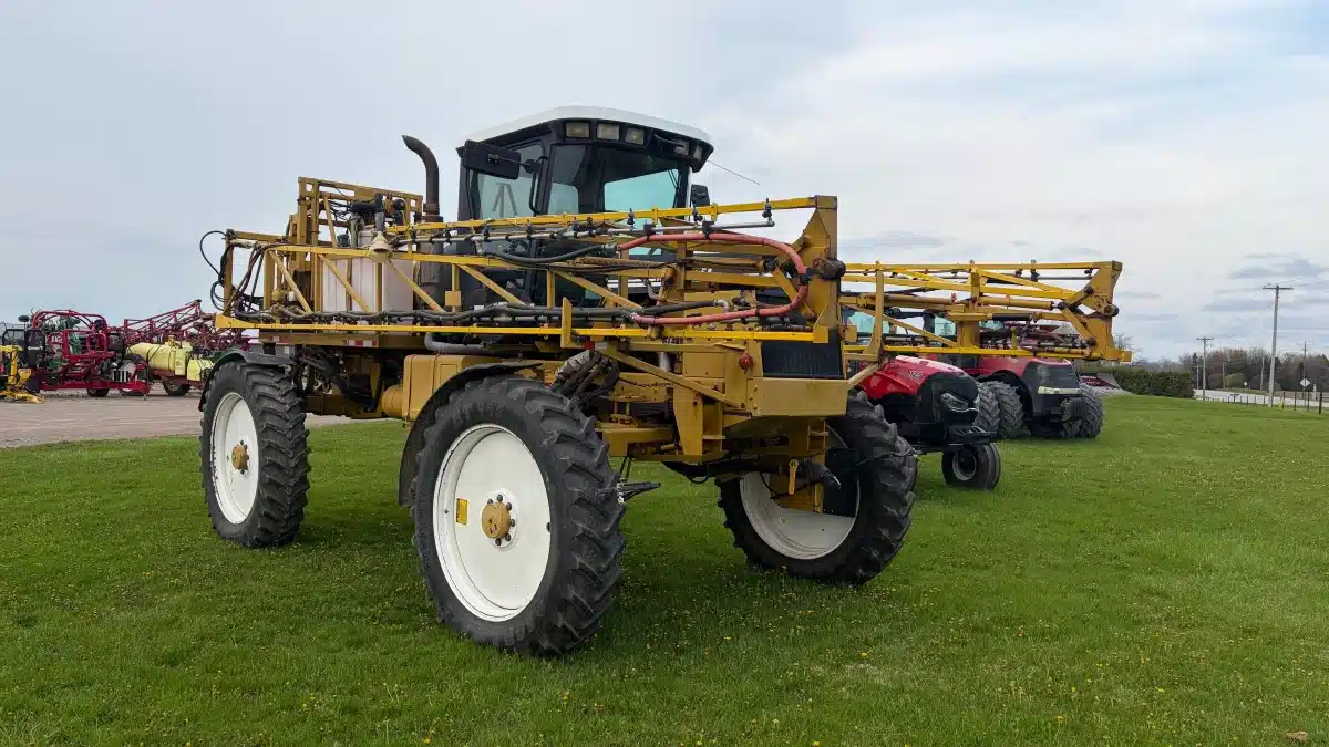 Gallery image 1 for 1998 Ag Chem ROGATOR 854 Sprayer - Self Propelled