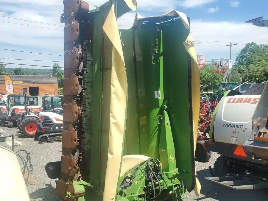 Gallery image 1 for Used 2013 Krone EASYCUT B 1000 Disc Mower Conditioner