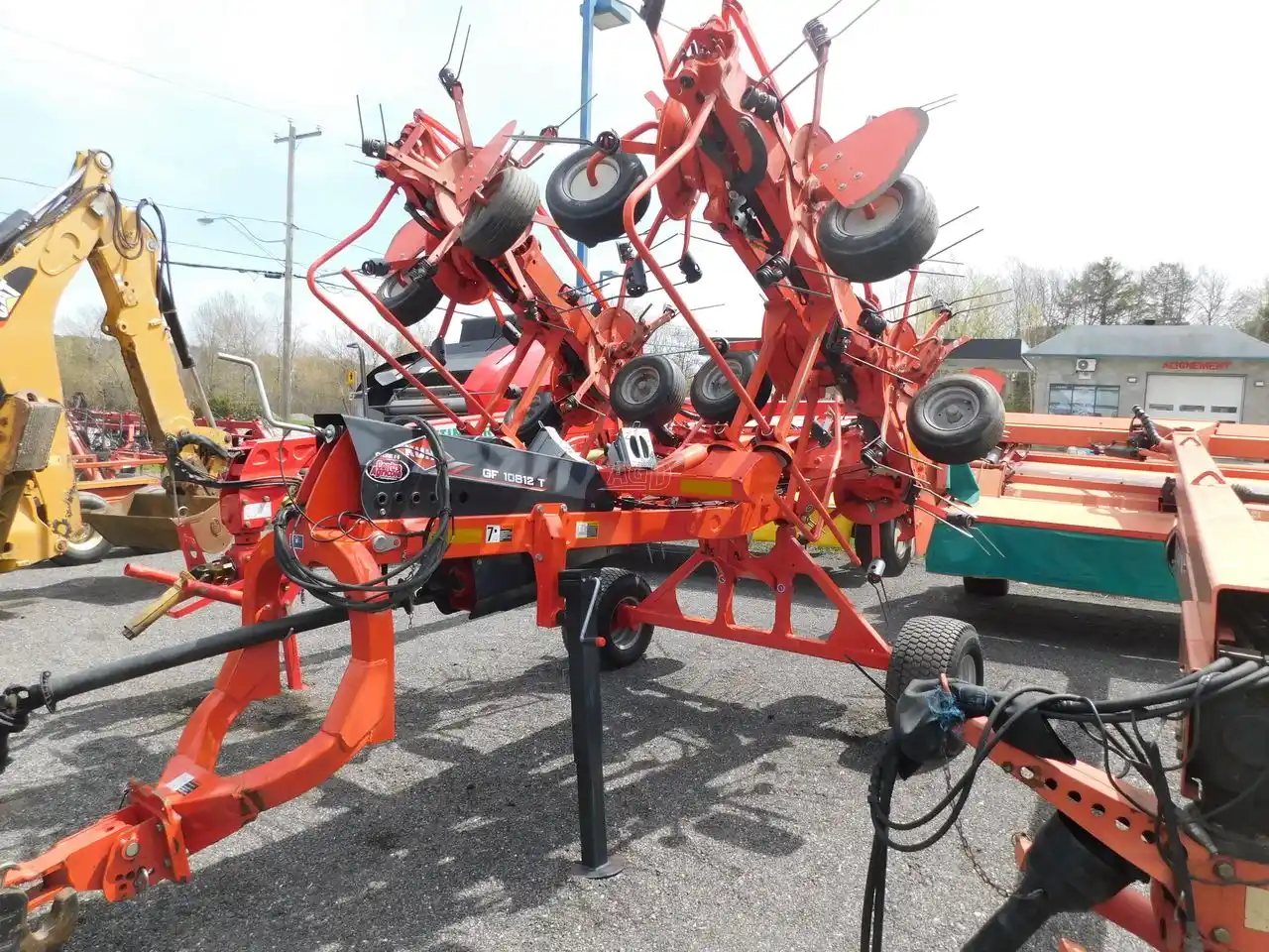 Gallery image 2 for Used Kuhn GF 10812 T Tedder
