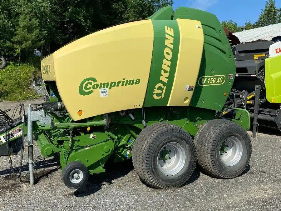Gallery image 1 for Used 2017 Krone COMPRIMA V 150 XC Round Baler