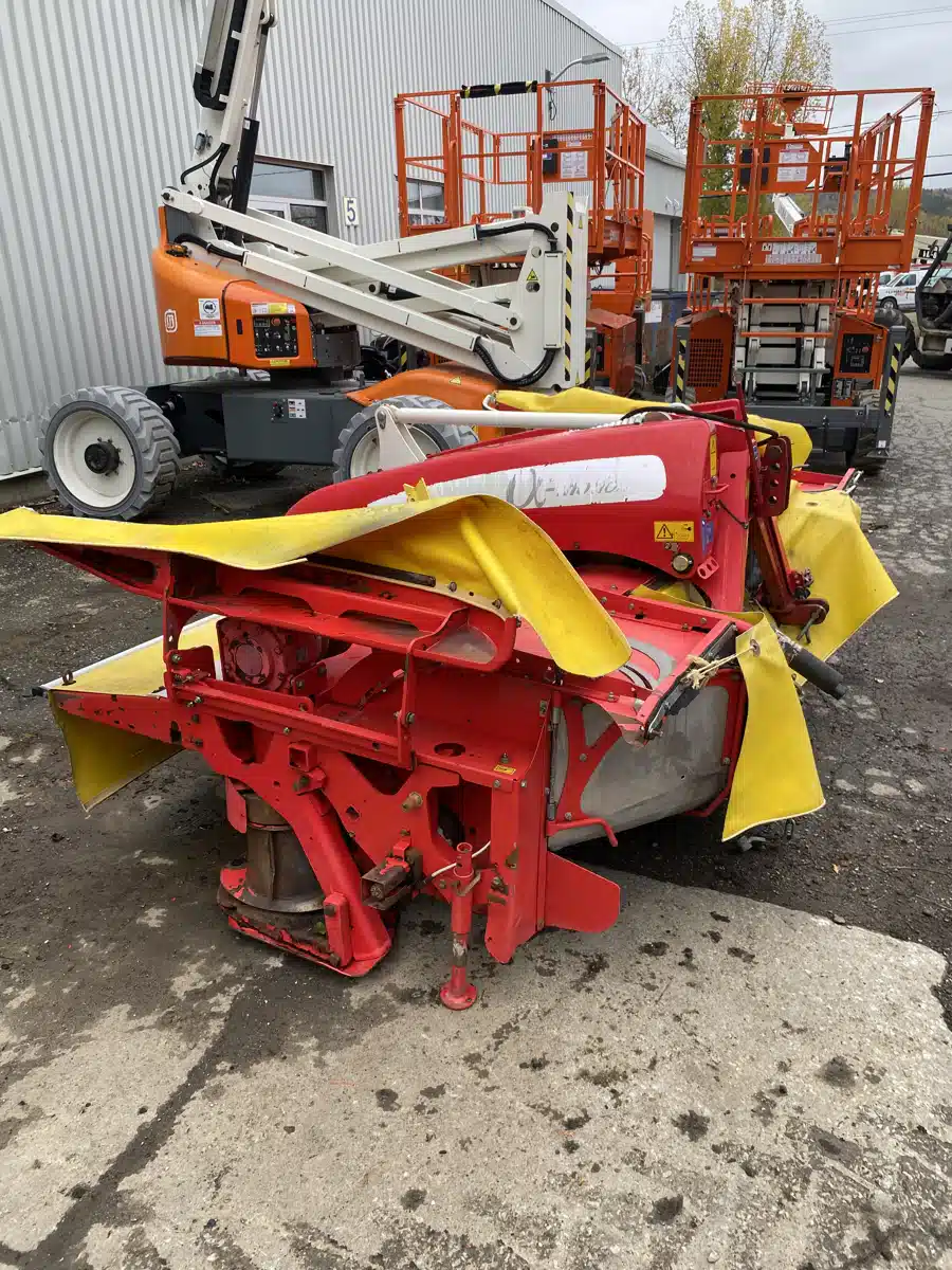 Gallery image 2 for Used 2011 Pottinger NOVACAT 301 Disc Mower