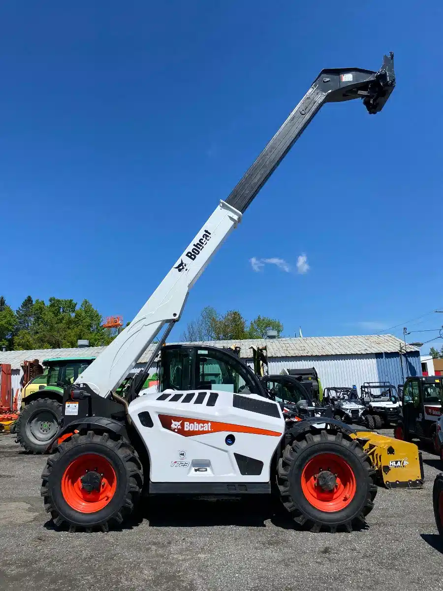 Used 2021 Bobcat V723 TeleHandler