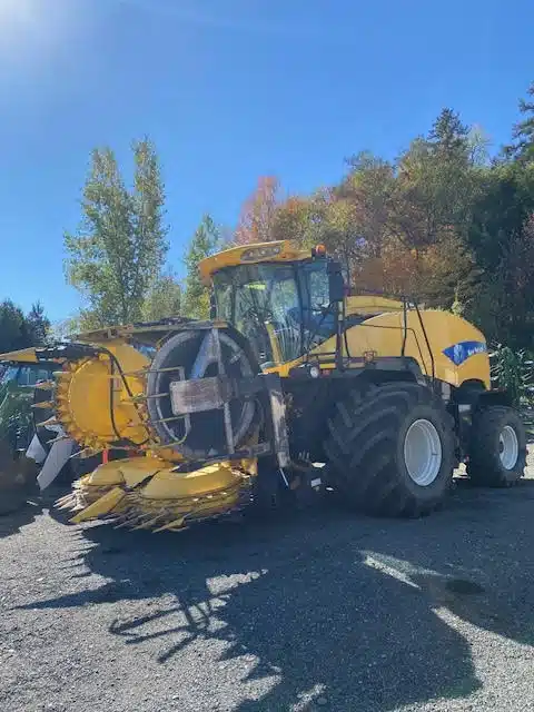 Used 2010 New Holland FR9050 Forage Harvester