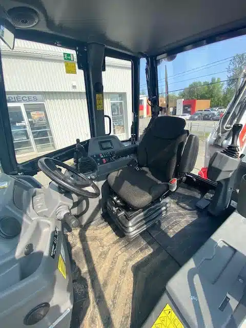 Gallery image 2 for New 2025 Bobcat B760 Backhoe Loader