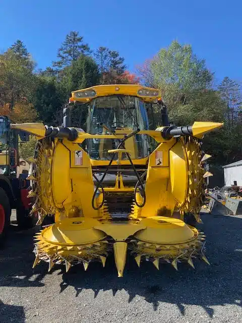 Gallery image 2 for 2010 New Holland FR9050 Forage Harvester