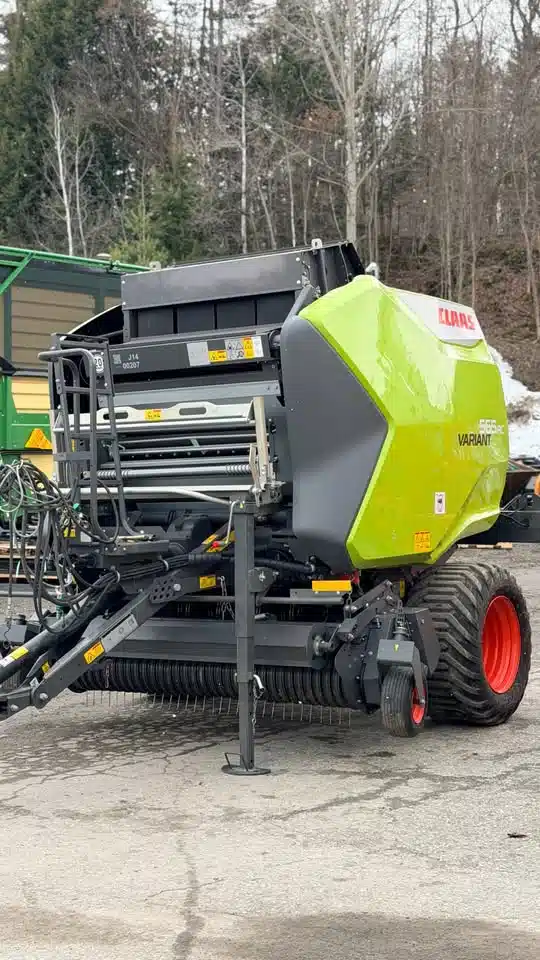 Photo de la Galerie 2 pour 2024 CLAAS Variant 565 RC Round Baler Presse à Balle Ronde