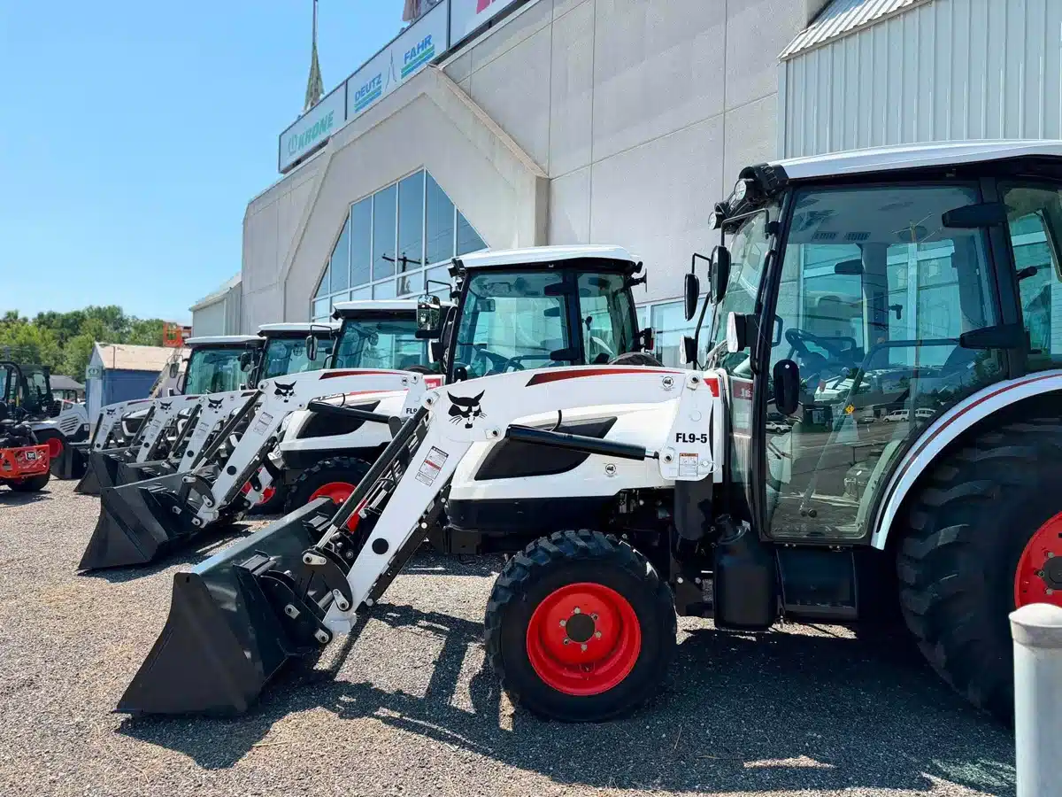 Gallery image 2 for 2025 Bobcat CT2540 Compact Tractor