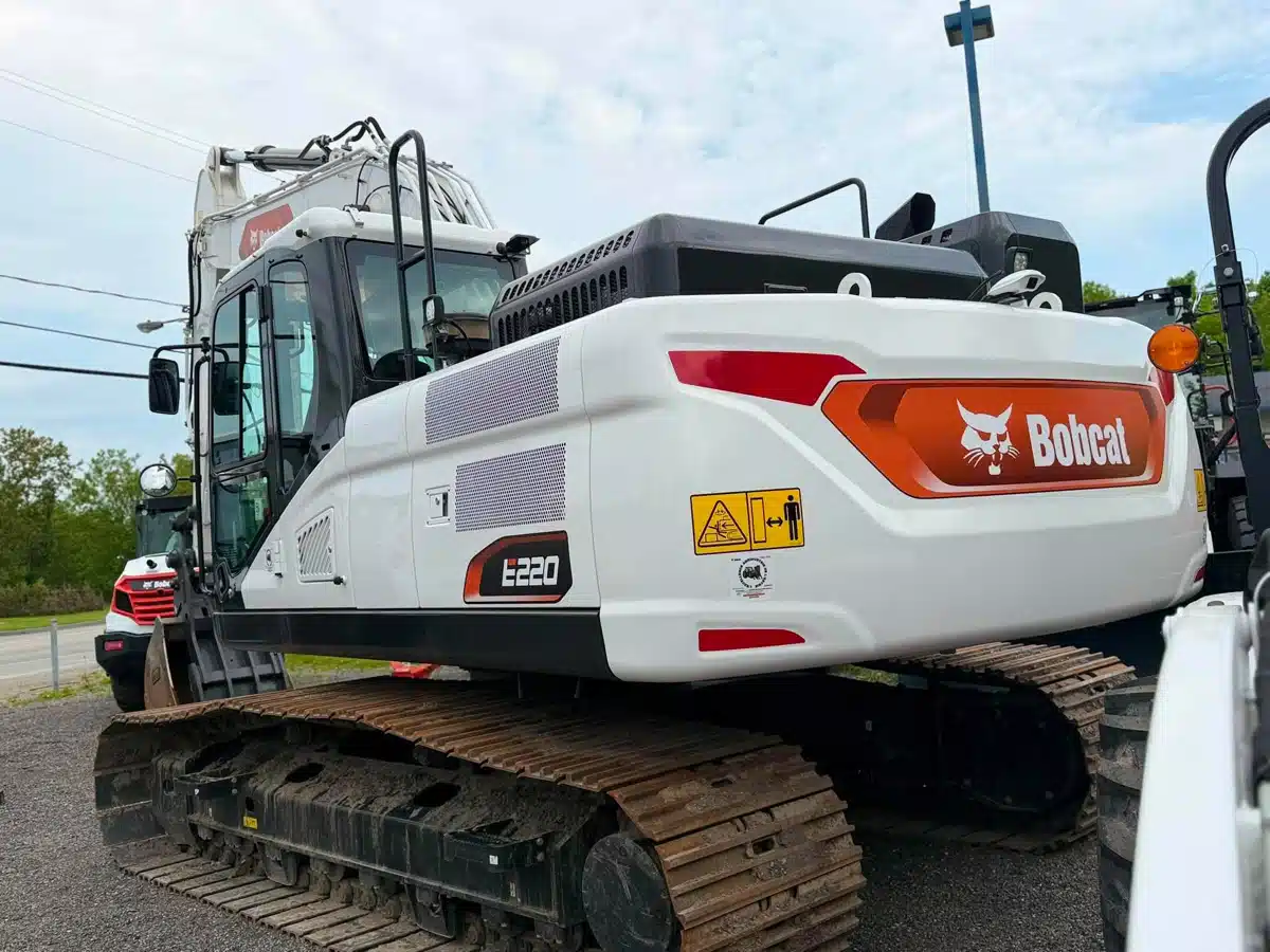 Photo de la Galerie 2 pour 2025 Bobcat E220 Large Excavator Excavatrice