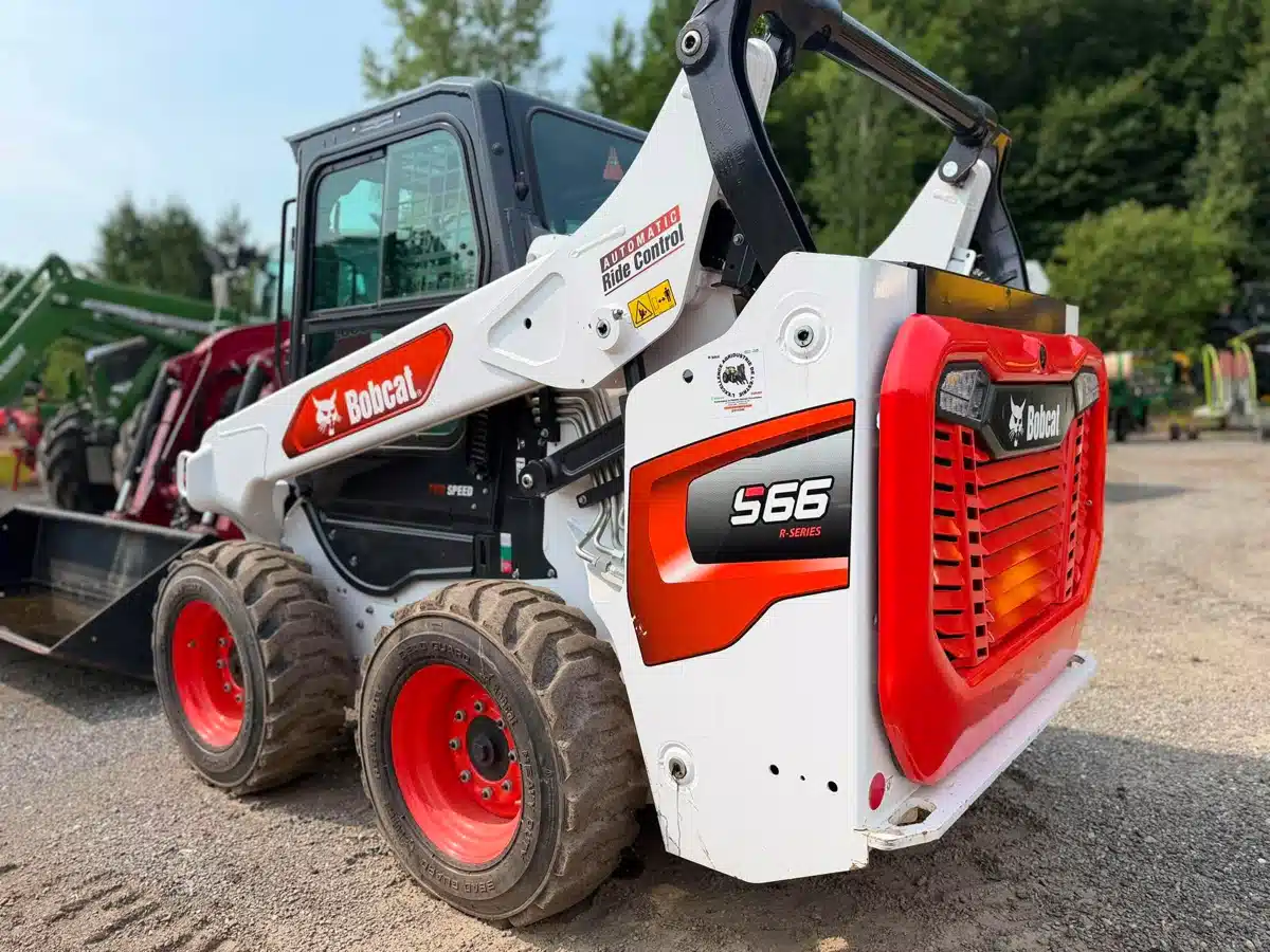 Photo de la Galerie 2 pour 2025 Bobcat S66 Skid-steer loader chargeuse à direction à glissement