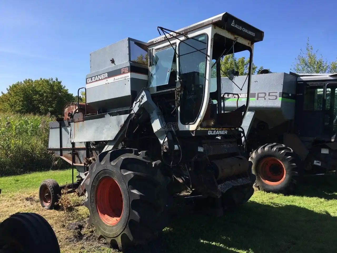 Gallery image 1 for Used Gleaner F2 Combine