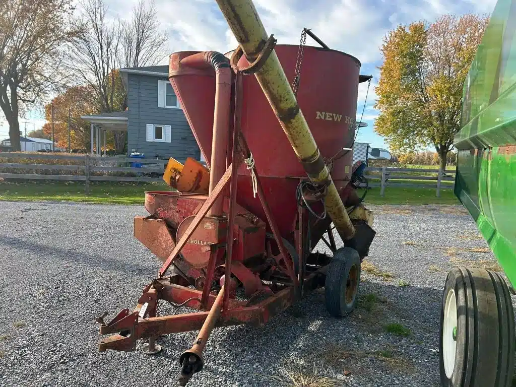 Gallery image 1 for New Holland 350 Mix Mill