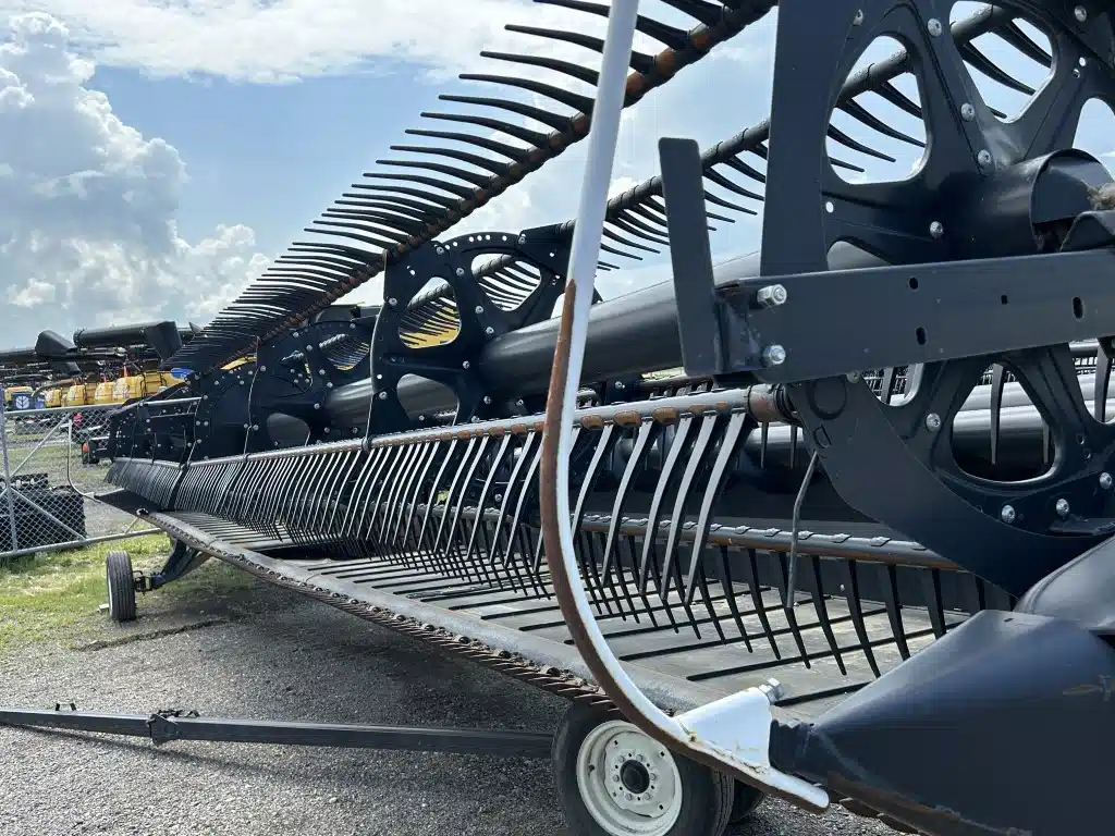Gallery image 1 for Used 2021 MacDon FD140 Header - Flex Draper