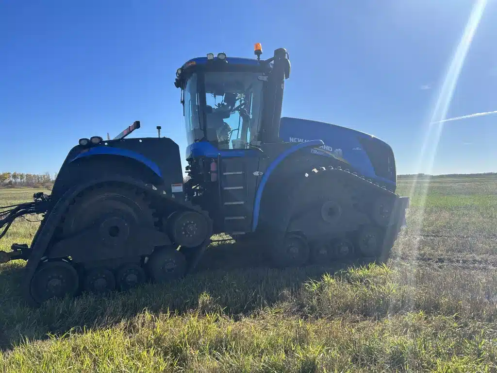 Gallery image 2 for Used 2014 New Holland T9.670 Tractor