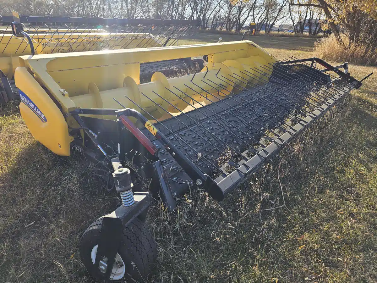 Gallery image 1 for Used 2022 New Holland 790CP Header - Pickup